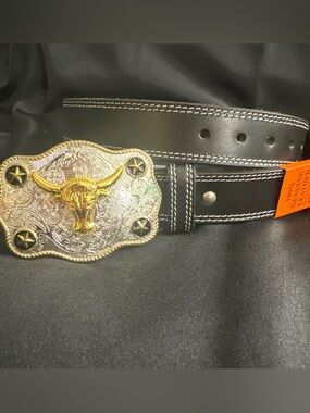 Stone Mountain Accessories Black Leather Belt with Gold-Silver Bull Buckle